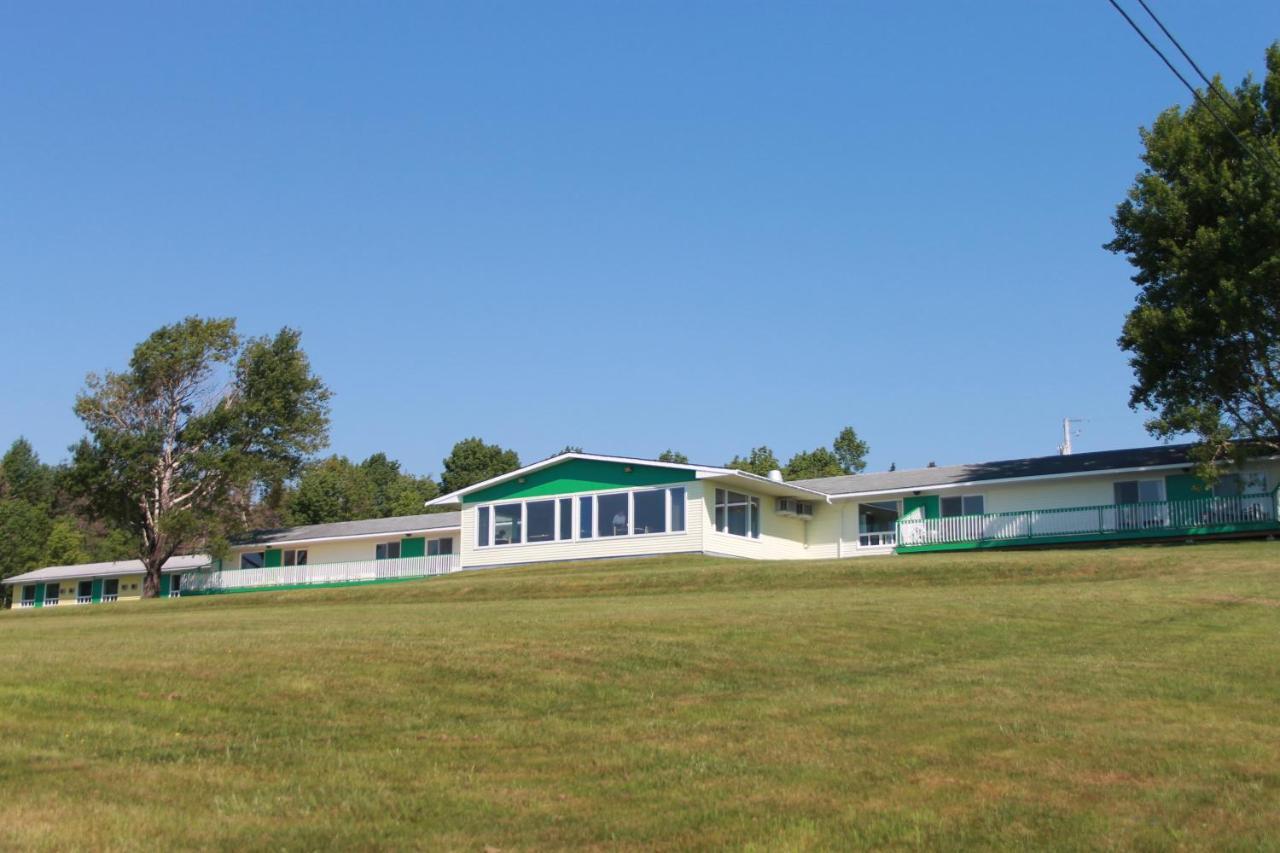 Cabot Trail Motel Baddeck Exterior photo