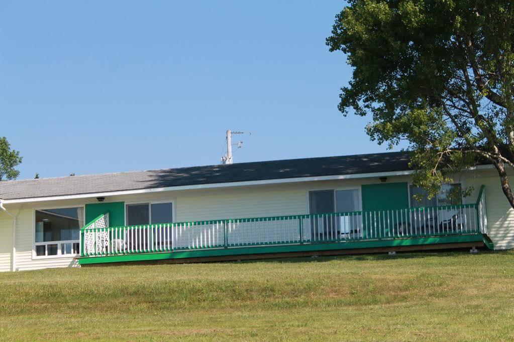 Cabot Trail Motel Baddeck Exterior photo
